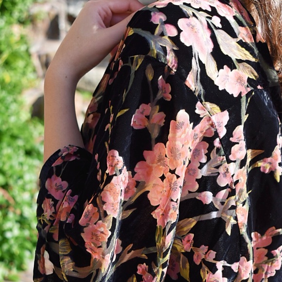 Velvet Floral Cardigan - Picture 3 of 3